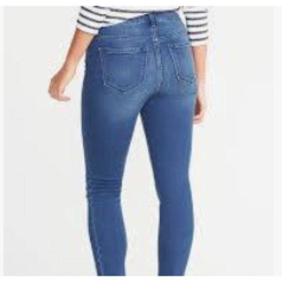 Old Navy Women's Size 4 Secret Soft Rockstar Jeans Skinny Stretch Medium Wash - Picture 1 of 13